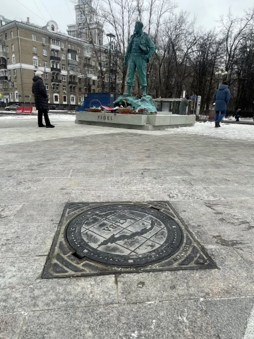 Chugunnyy lyuk Kuba (1).JPG