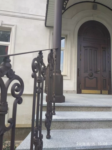 Arochnyy kozyrek s kolonnami (7).jpg