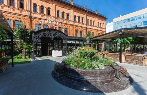 Kozyrek Nizhniy Novgorod kafe Gus v yablokakh (7).jpg