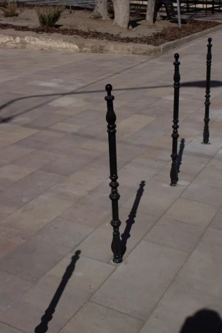 ograzhdeniye iz chugunnykh stolbov Astrakhan (3).jpg