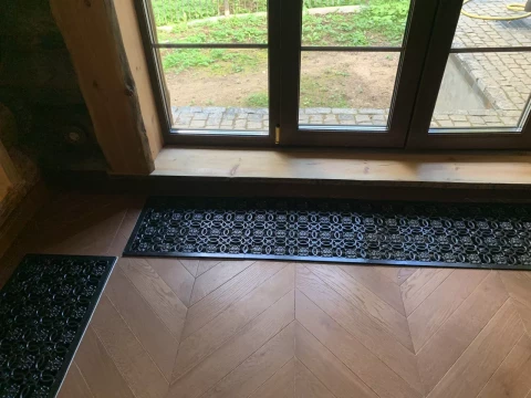 Chugunnaya ventilyatsionnaya reshetka (5).jpg