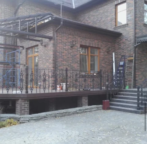 Ograzhdeniye vkhodnoy gruppy (1).jpg