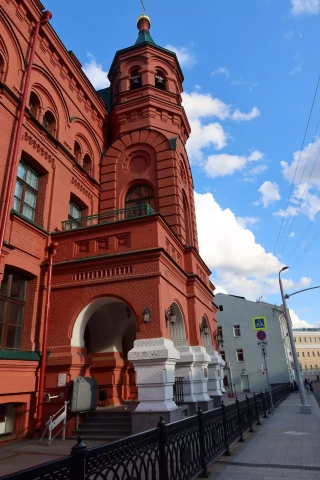 Ograzhdeniye chugunnymi balyasinami (20).JPG