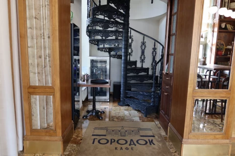 Vintovaya lestnitsa s podstupyatami i kosynkami. Poruchen truba (44).JPG